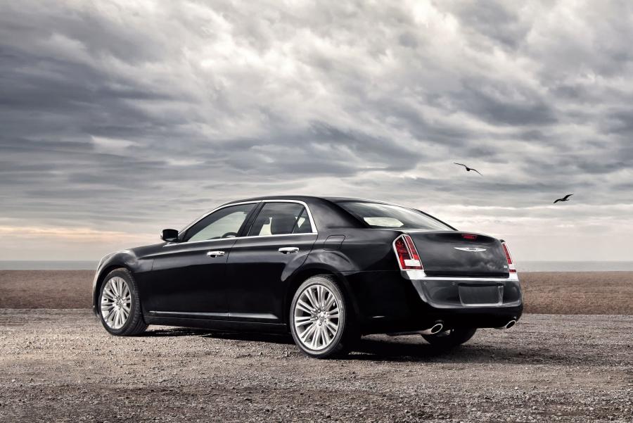  Chrysler 300C 2011 года  (фото 32 из 83)